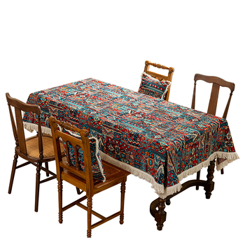 Stolnjak - boemski stil, geometrijski uzorak, poliester, pravokutnog oblika.