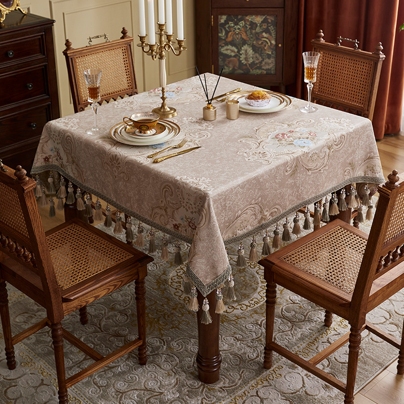 Față de masă pătrată, din țesătură, cu model plante și flori, rezistentă la temperaturi înalte