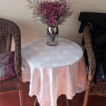 Stolnjak od pamuka 100% – pravokutnog oblika; uzorak: jednobojan, vez, geometrijski, cvjetni