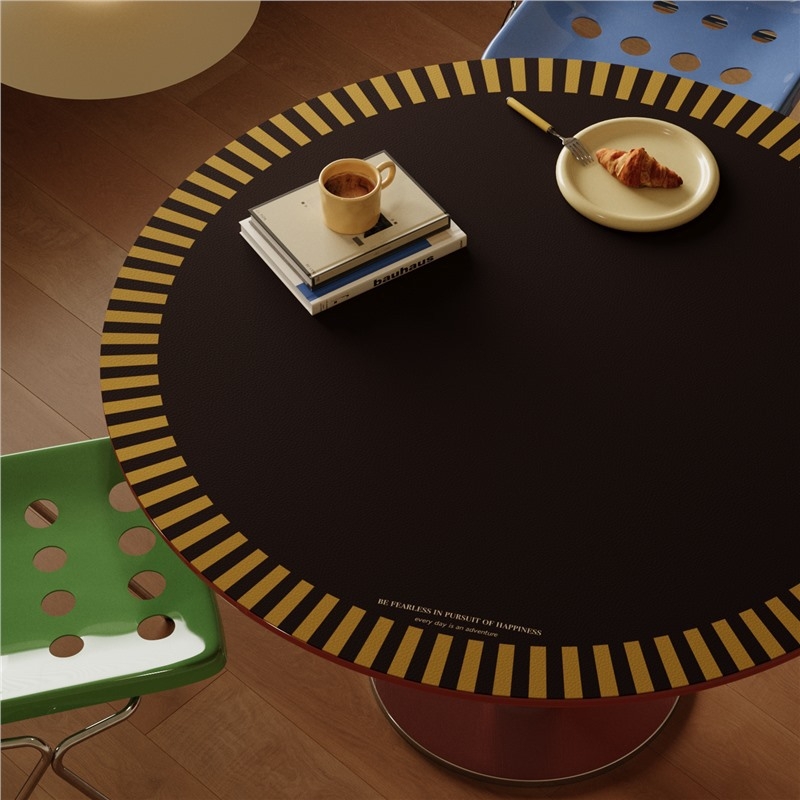 Față de masă pătrată PVC, anti-pliuri, stil retro, model cu grilă