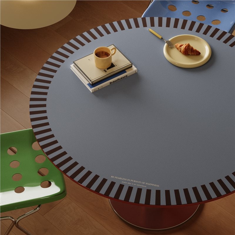 Față de masă pătrată PVC, anti-pliuri, stil retro, model cu grilă