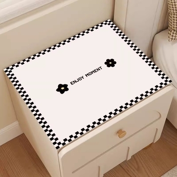 Față de masă pentru noptieră pătrată – PVC, stil lux discret, model geometric, impermeabil, antiderapant, rezistent la uzură