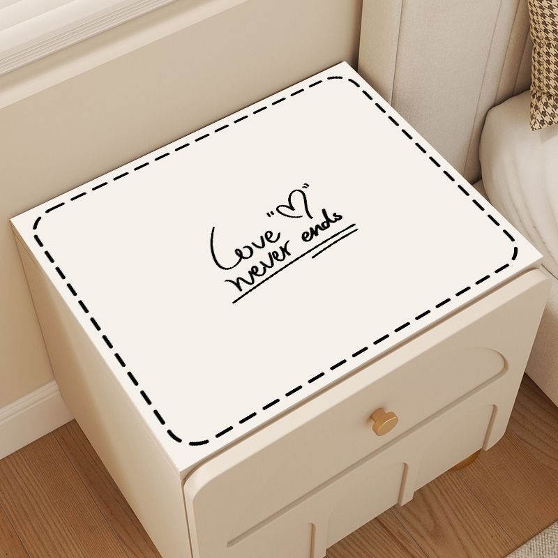 Față de masă pentru noptieră pătrată – PVC, stil lux discret, model geometric, impermeabil, antiderapant, rezistent la uzură