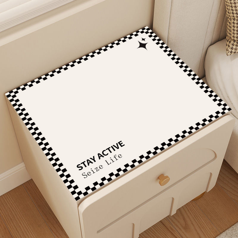 Față de masă pentru noptieră pătrată – PVC, stil lux discret, model geometric, impermeabil, antiderapant, rezistent la uzură