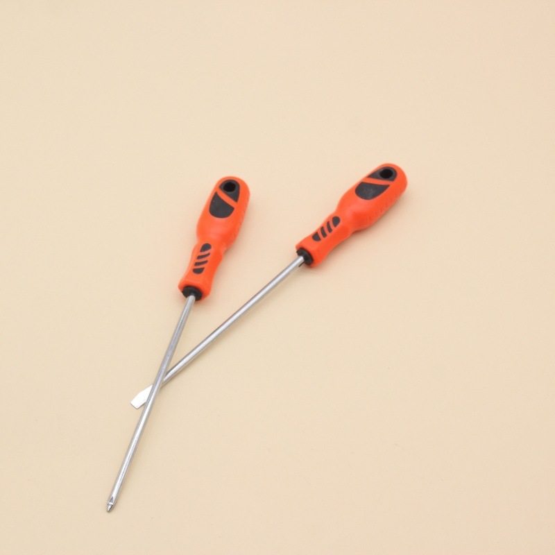 Križasti višenamjenski odvijač za kućnu montažu i demontažu namještaja, magnetni, izolirani, od čelika 45#; težina 0.128 kg
