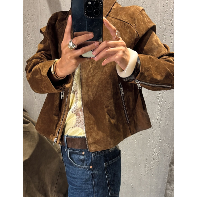 Suede jakna – Regularni kroj, ovratnik s reverom, frontni zip, dugi rukavi, kratki kroj, 95% poliester, jesen 2025 gradski stil
