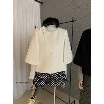 Poliészter dzseki, egyszínű, egyenes szabás, hosszú ujjú, kerek nyakú