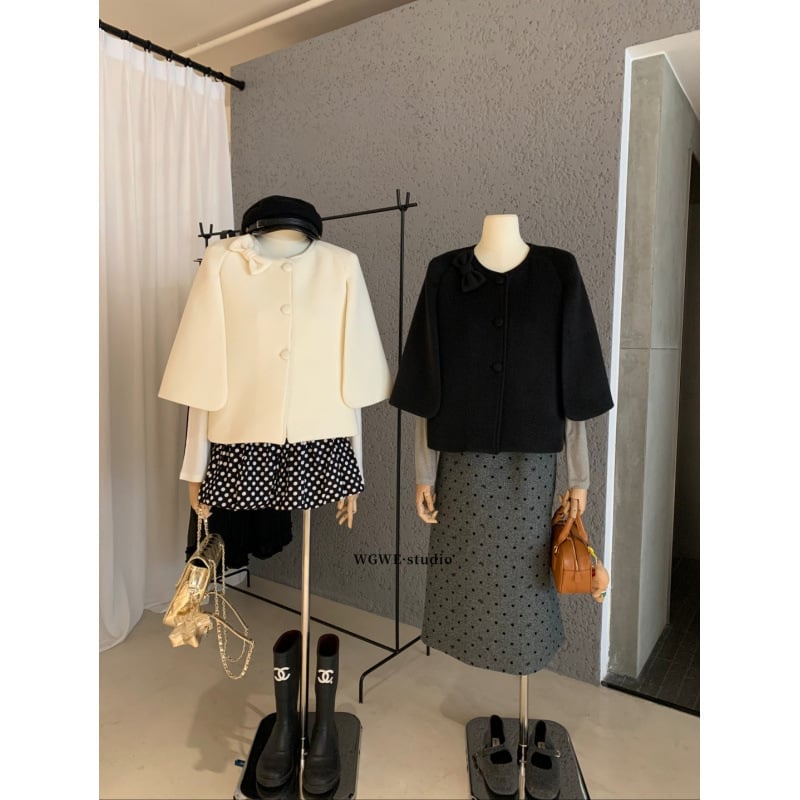 Poliészter dzseki, egyszínű, egyenes szabás, hosszú ujjú, kerek nyakú