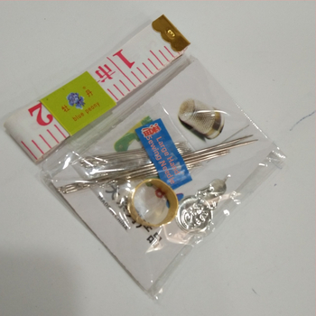 Šivaći set: komplet s mjernom trakom, kutijom za igle i thimble