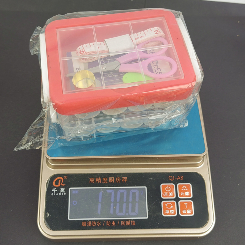 16 darabos kettős rétegű tű- és cérnatartó doboz