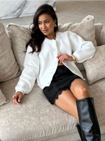 Női kötött kardigán, hosszú ujjú, kerek nyakú, casual stílus, imitációs Mink velúr anyag, poliészter és nylon összetétel, hossz 50-65 cm