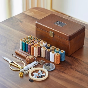 Fából készült varrótartó doboz háztartási készlettel és szerszámtároló rekesszel, kiváló minőségű, 0.91 kg bruttó tömeg