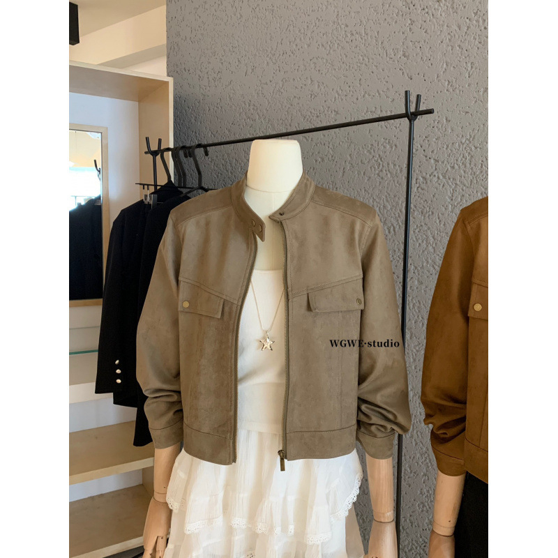 WGWE 7335 Rövid dzseki cipzárral és álló gallérral — szabályos ujjú, közepes vastagság, poliészter anyag, egyszínű, egyenes szabás, hosszú ujjú, nőknek, Ősz 2025