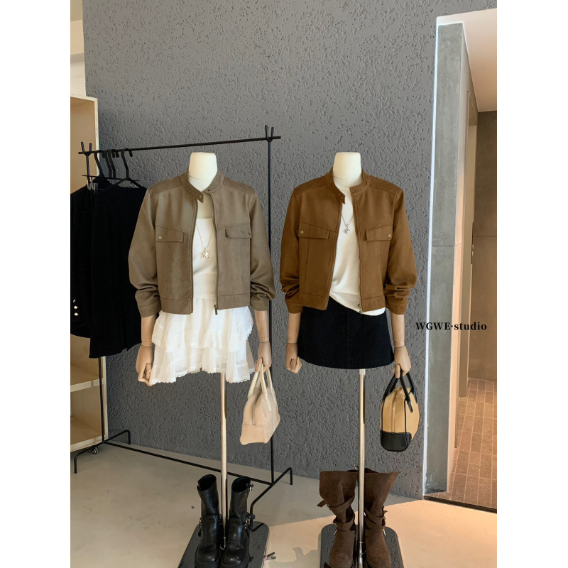 WGWE 7335 Rövid dzseki cipzárral és álló gallérral — szabályos ujjú, közepes vastagság, poliészter anyag, egyszínű, egyenes szabás, hosszú ujjú, nőknek, Ősz 2025