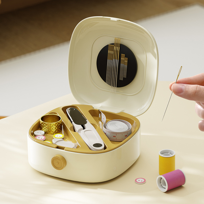 Φορητό μαγνητικό σετ ραπτικής με βελόνες και κλωστή — 108 τεμάχια, πλαστικό, 260 g