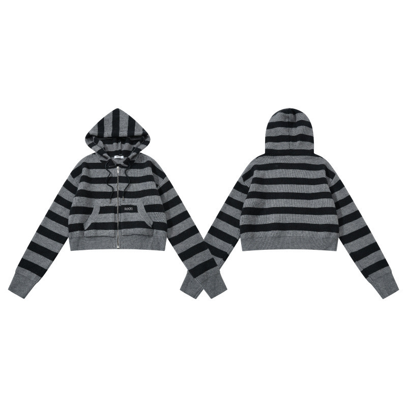 Cardigan tricotat pentru femei, cu glugă și fermoar – model cu dungi, croială scurtă (40–50 cm), amestec acrilic-bumbac, broderie