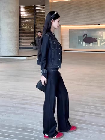 Női farmerdzseki hercegnői ujjas kivitelezeéssel, laza szabású, hosszú ujjú, polo gallér