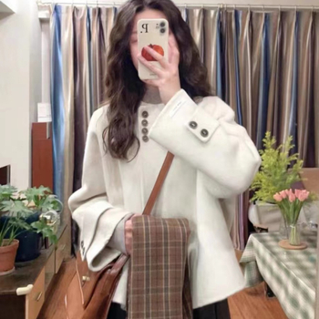 Palton damă cu guler rotund, mâneci lungi, poliester, lungime 50–65 cm, stil literar retro