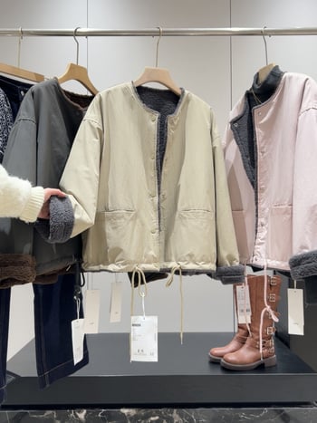 Kétoldalas, felvehető külső ruha — koreai stílusú minimalist, kerek nyak, vast pamutszerű anyag, hosszú ujjú, alja húzókötővel, szabályos hossz 50–65 cm