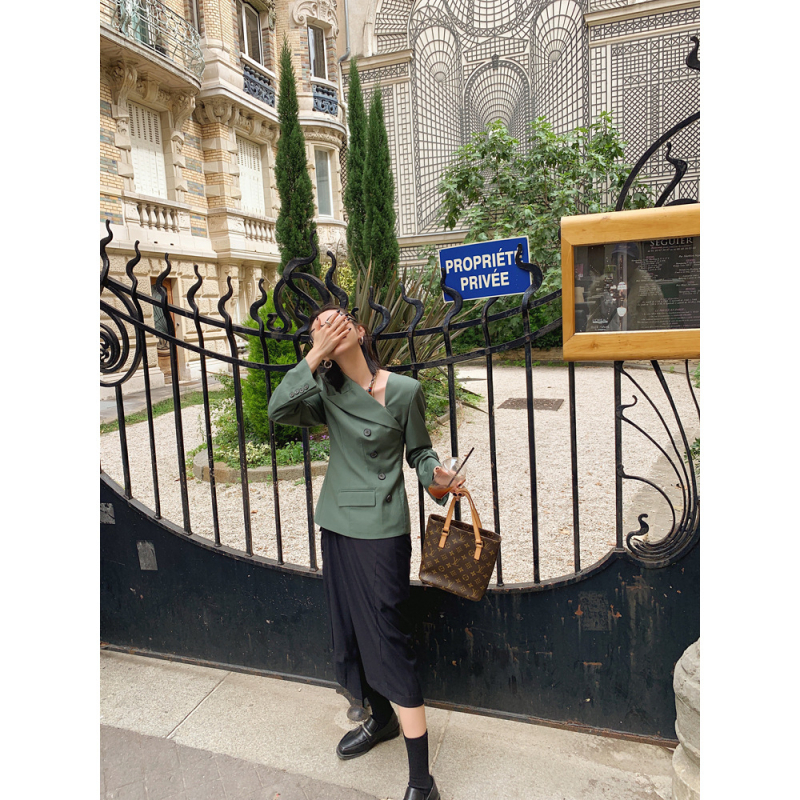 Női slim-fit zakó V-nyakú, hosszú ujjú, Lycra anyag, 3D szabás