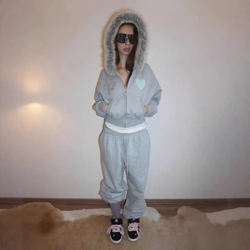 Pamut kapucnis cipzáros kabát, 3D patchwork, lazán szabott, közepes vastagságú