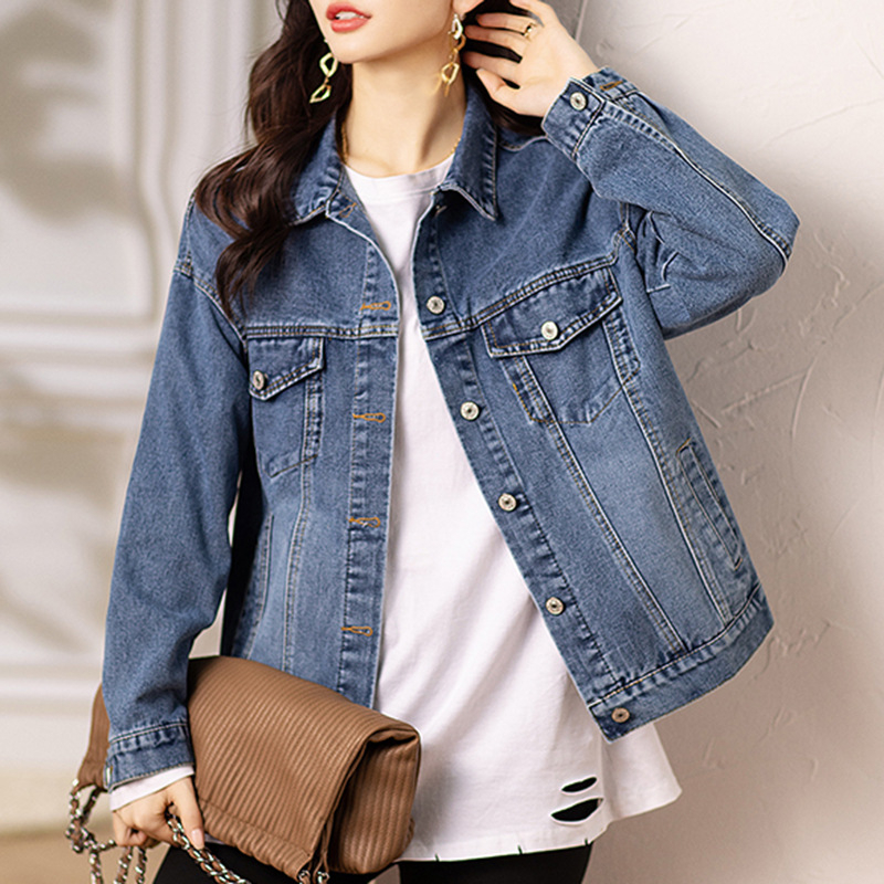 Rövid farmerdzseki – bő szabású, hosszú ujjú, polo gallér, akril anyag