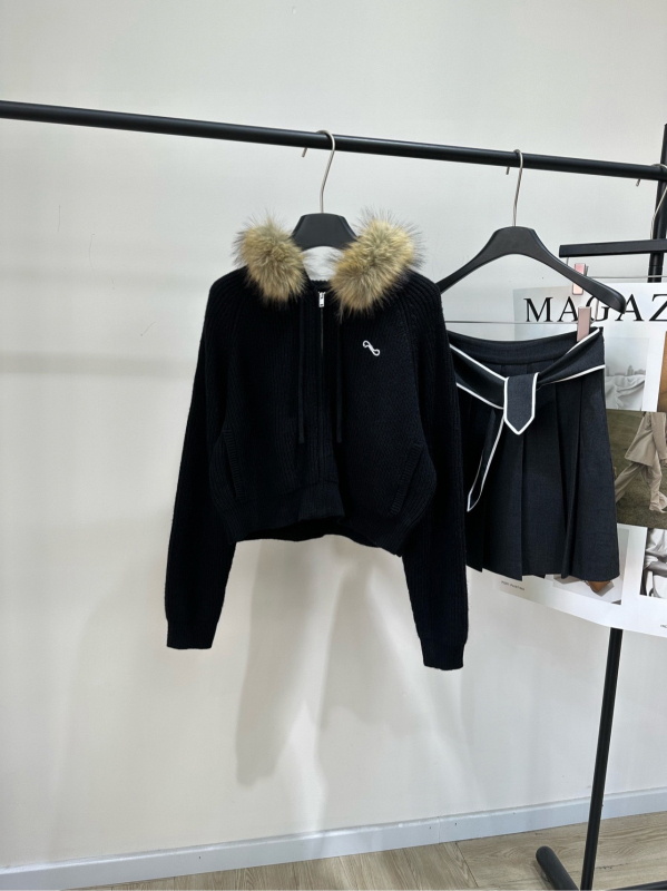 Cardigan stil pulover s kapuljom i zatvaračem, 50% vuna + umjetna krzna, ležernog kroja