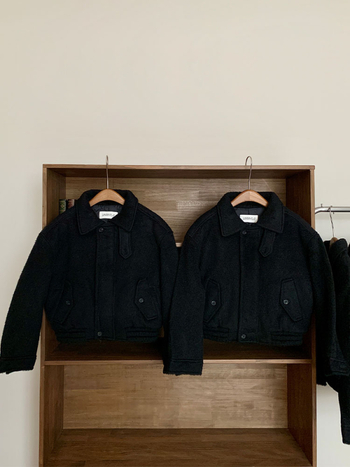 Geacă damă scurtă, căptușită, cu guler înalt, din amestec lână-modal, fermoar, mâneci lungi, toamnă 2025