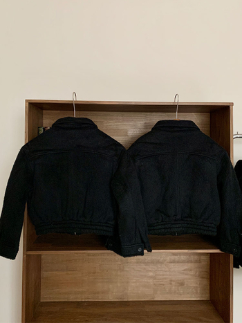 Geacă damă scurtă, căptușită, cu guler înalt, din amestec lână-modal, fermoar, mâneci lungi, toamnă 2025