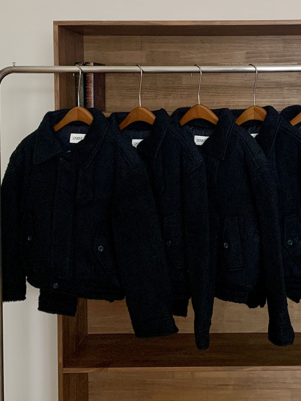 Geacă damă scurtă, căptușită, cu guler înalt, din amestec lână-modal, fermoar, mâneci lungi, toamnă 2025