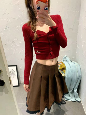 Ženski pleteni kardigan, slim fit, polu-visoki ovratnik, mješavina vuna-nylon (50–70% ovčja vuna, 30–50% nylon), kratka duljina (40–50 cm)