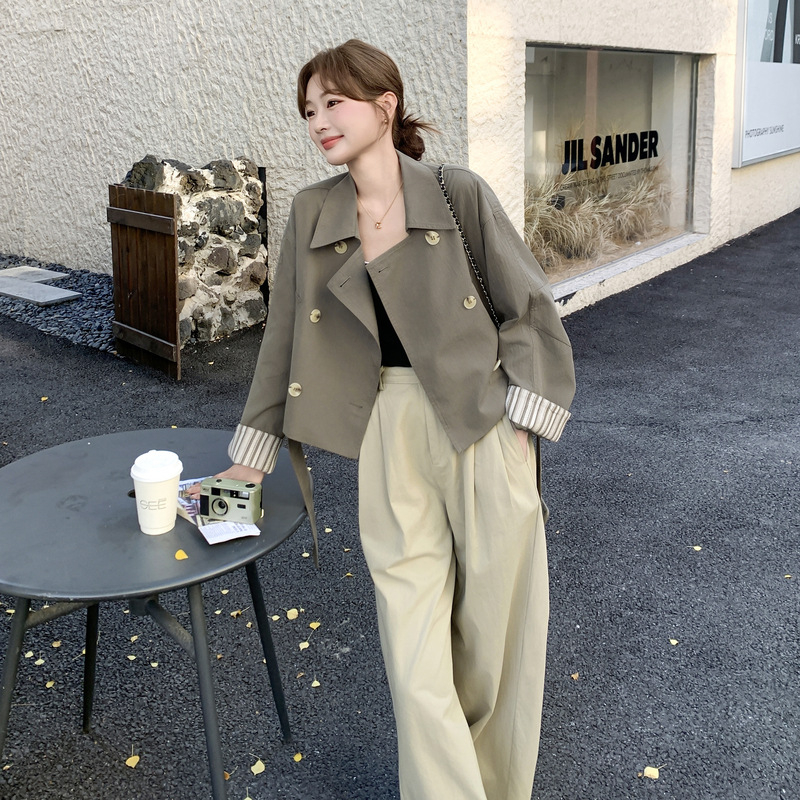 Jachetă scurtă în stil coreean, cu curea, nasturi dubli, guler rever, croială lejeră, mâneci lungi, poliester solid, toamnă 2025