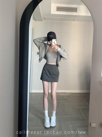 Hanorac-cardigan damă cu glugă, croială scurtă, uni, mâneci tip bat, fermoar, amestec bumbac-poliester, toamnă 2025