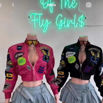 Női baseballdzseki hímzett betűkkel, Oxford anyag, poliészter-pamut keverék, szabályos ujjú, cipzár előre