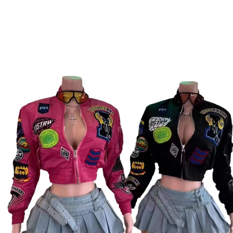 Női baseballdzseki hímzett betűkkel, Oxford anyag, poliészter-pamut keverék, szabályos ujjú, cipzár előre