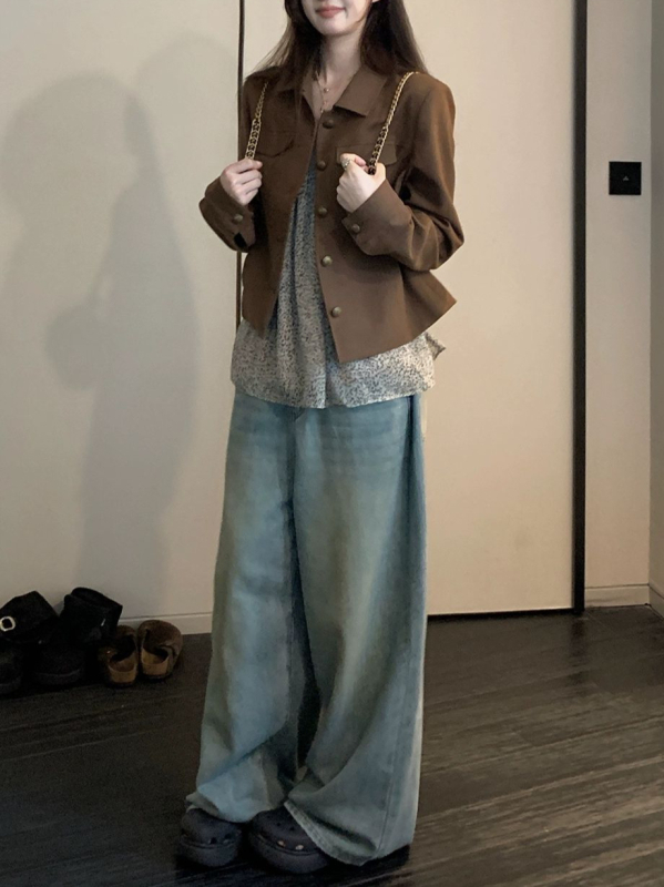 Kényelmes kabát koreai galléval, pamut-poliészter keverék, klasszikus ujjak, ősz 2025