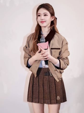 Női szett: dzseki és szoknya, japán/koreai casual stílusban – szabályos ujjú, polo gallér, pamut-poliészter keverék (50–70% pamut, 30–50% poliészter), laza szabás, cipzár