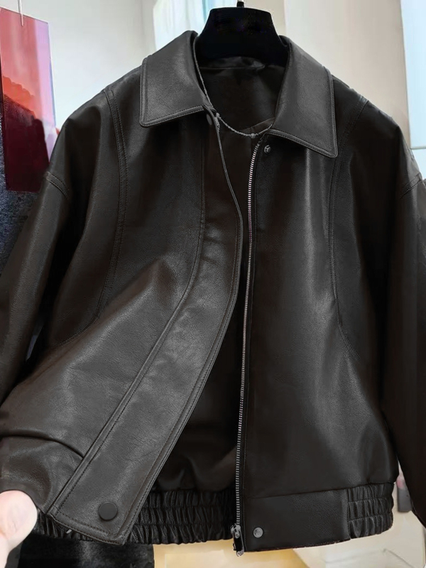 Női bőrdzseki reveres nyakkal, cipzáros záródás, dolman ujjú, lazább szabás, PU anyag, téli 2025