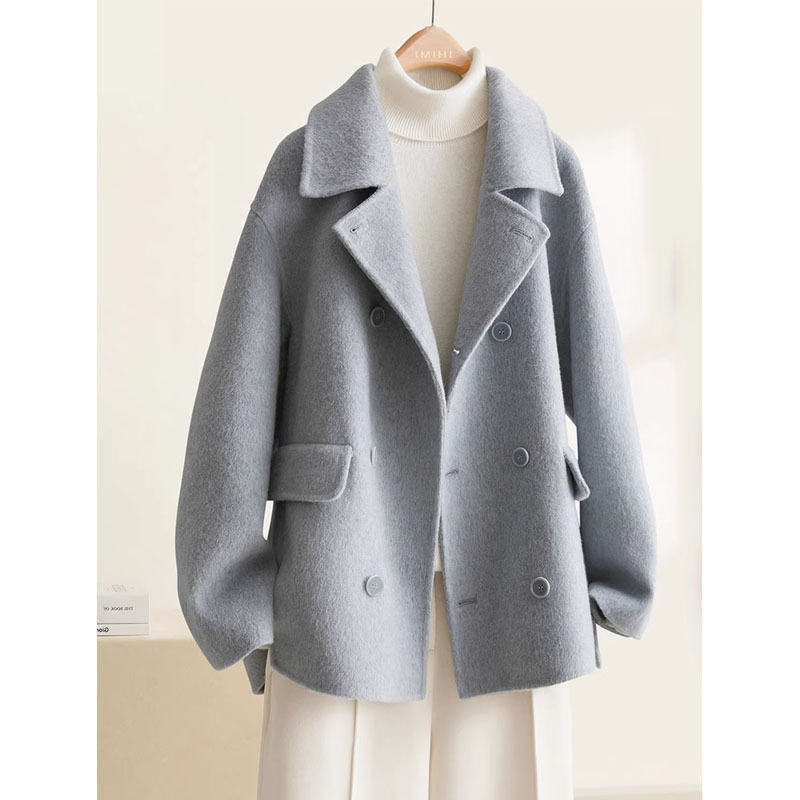 Palton de femei din lână, croială lejeră, închidere cu nasturi dubli, guler stil sacou, mâneci lungi, țesătură groasă, stil retro, iarna 2025