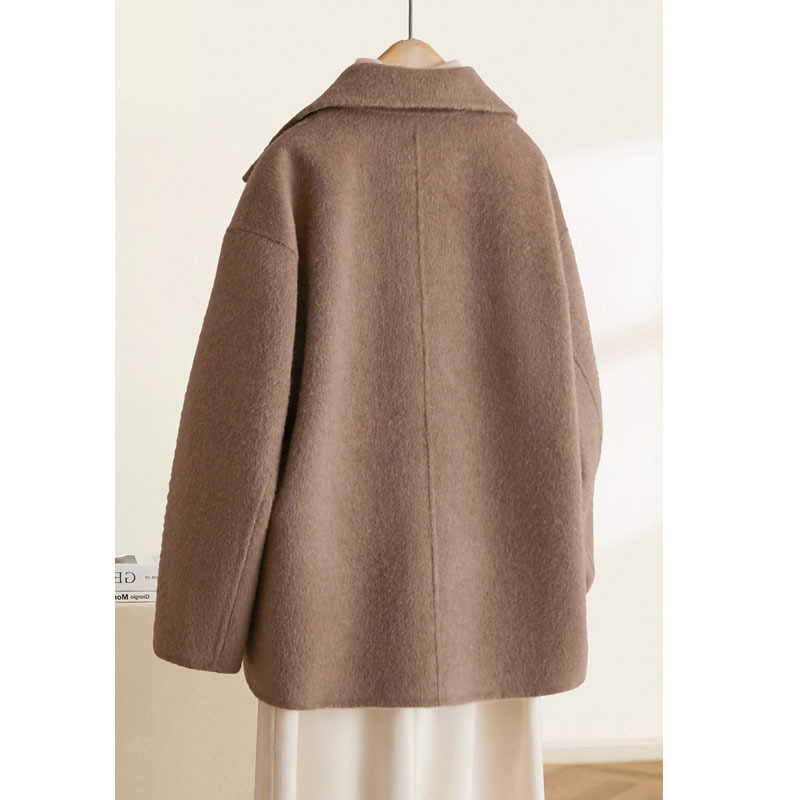 Palton de femei din lână, croială lejeră, închidere cu nasturi dubli, guler stil sacou, mâneci lungi, țesătură groasă, stil retro, iarna 2025