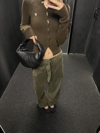 Cardigan tricotat din lână, croială slim, guler rotund, mâneci lungi, lungime normală, stil street fashion