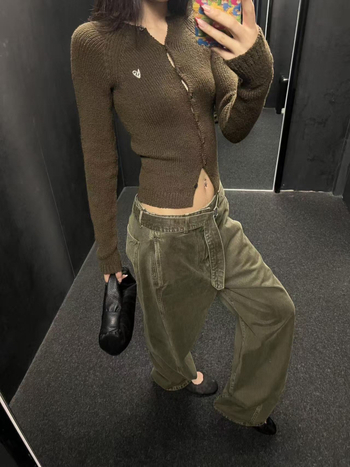 Cardigan tricotat din lână, croială slim, guler rotund, mâneci lungi, lungime normală, stil street fashion