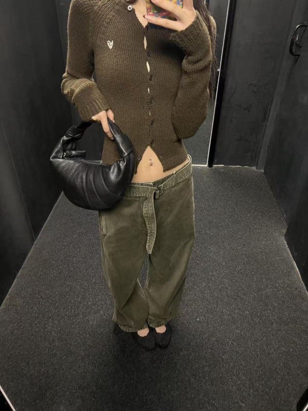 Cardigan tricotat din lână, croială slim, guler rotund, mâneci lungi, lungime normală, stil street fashion