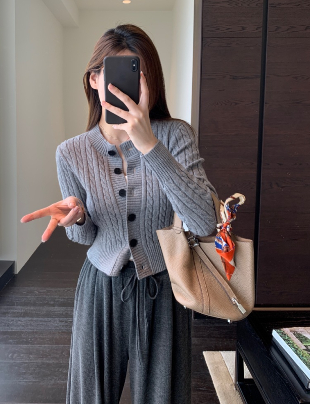 Cardigan, kratka duljina, debela pletenina, okrugli izrez, dugi rukavi
