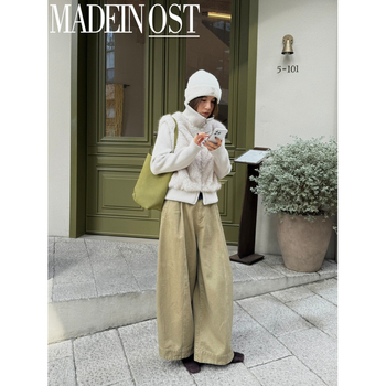 Koreai stílusú rövid kabát műszőrme panelokkal, álló gallér, elöl cipzárral, hosszú ujjú, poliészter