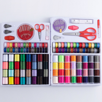 Set šivaćih niti u kutiji za kućnu upotrebu, uključuje niti za šivaći stroj i ručno šivanje, moderni stil