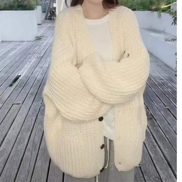 Kardigan od grubog pletenja, slobodan kroj, uzorak mašna, okrugli izrez, dugi rukavi