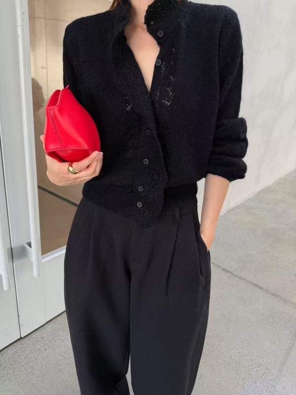 Cardigan tricotat cu decupaj în dantelă, lână Merino și mohair, decolteu în V, croială lejeră