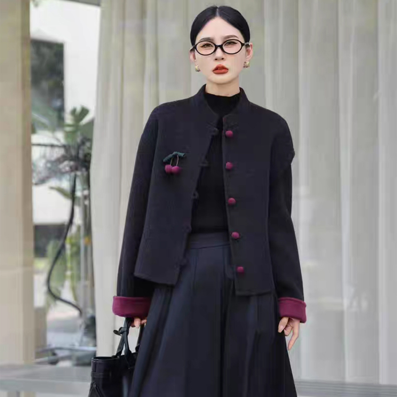 Palton femei din lână de oaie, guler stand, model cu potrivire cromatică, lungime normală, toamnă 2025