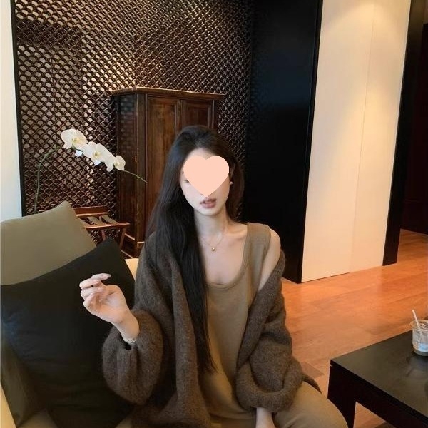 Cardigan tricotat pentru femei - croi lejer, decolteu în V, mâneci lungi, lungime scurtă, confectionat prin tricotare